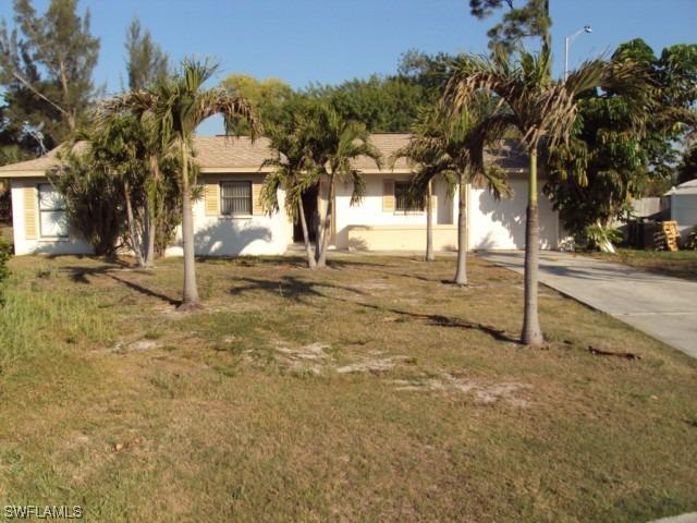 1721 Camelia Ln., Naples, FL