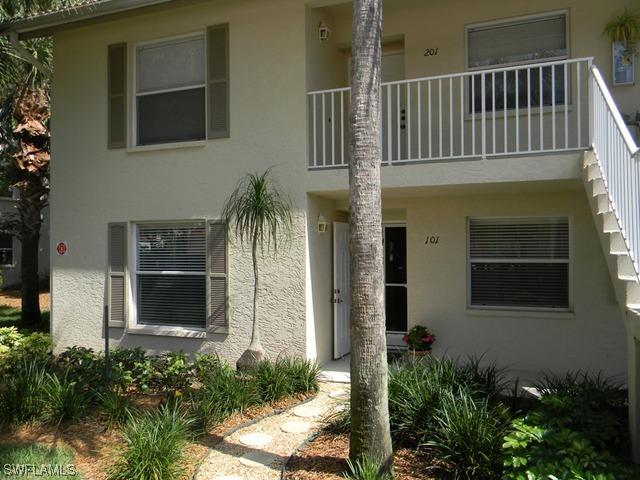 225 Robin Hood Cir. #101, Naples, FL