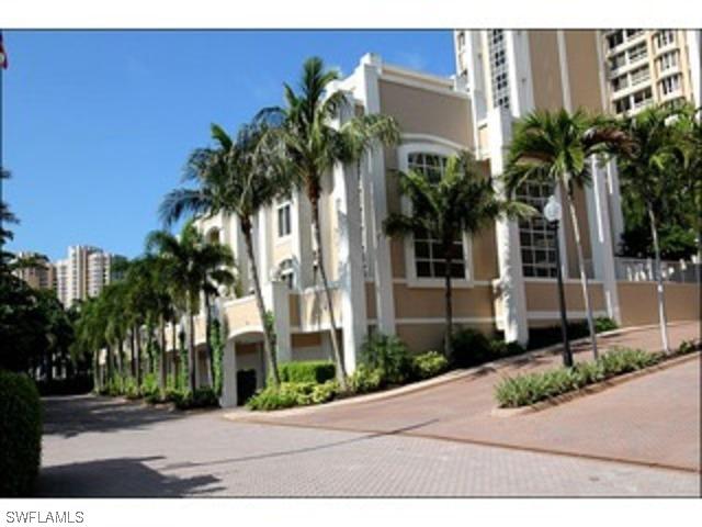 7057 Pelican Bay Blvd. #5, Naples, FL 34108