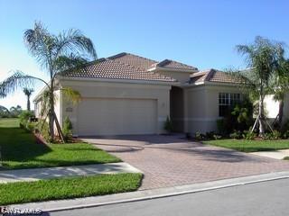 3551 Grand Cypress Dr., Naples, FL 34119