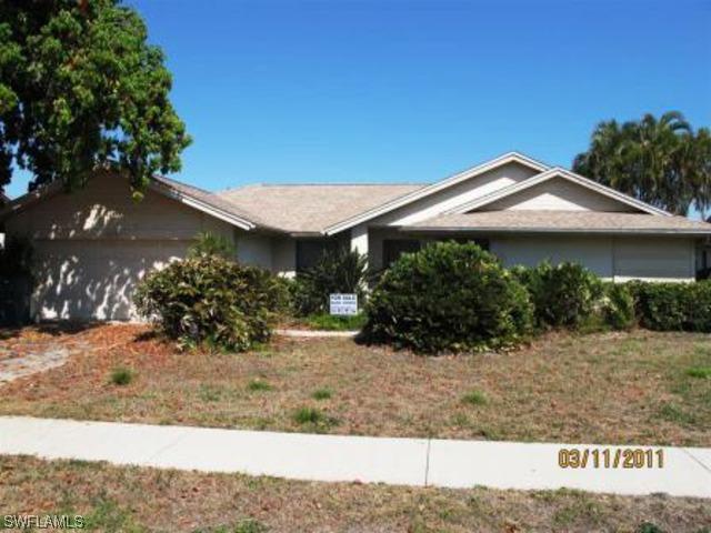 10610 Regent Cir., Naples, FL