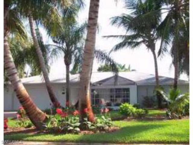 235 Pebble Beach Cir., Naples, FL