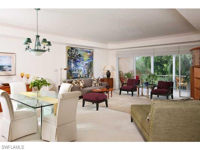 8420 Abbington Cir. #B-25, Naples, FL