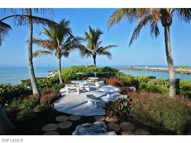 2200 Gulf Shore Blvd. #H2, Naples, FL