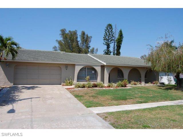 651 Diplomat Ct., Marco Island, FL