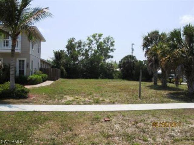 561 5th Ave., Marco Island, FL 34145