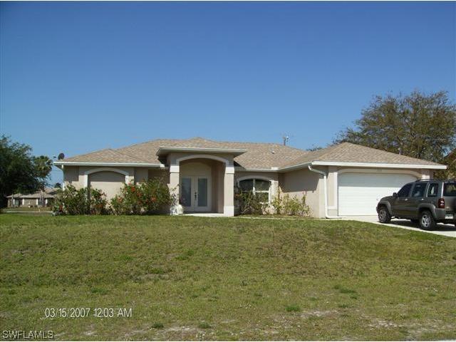 2712 11th Ct., Cape Coral, FL 33914