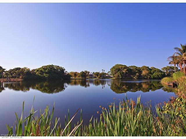 195 Lake Dr., Naples, FL