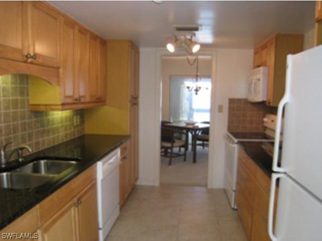 386 Harbour Dr., Naples, FL 34103