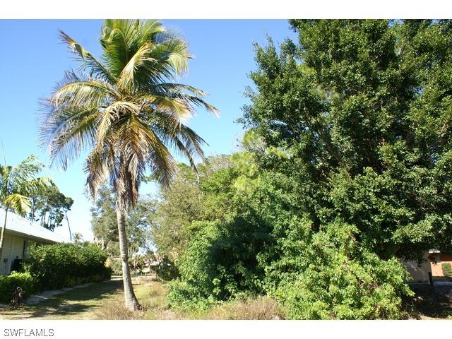 3037 Coco Ave Ave., Naples, FL 34112