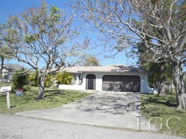 1131 17th Ter., Cape Coral, FL 33990