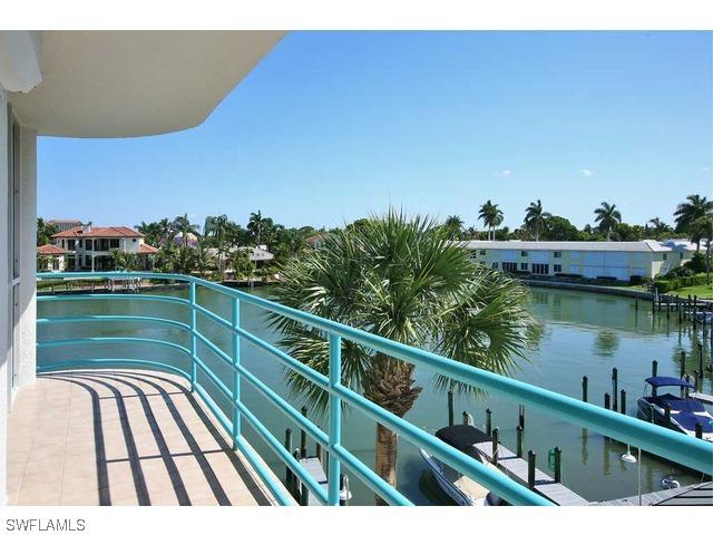 255 Park Shore Dr. #331, Naples, FL 34103