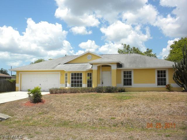 3025 49th Ln., Naples, FL 34116