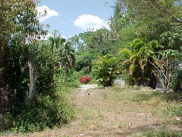 2557 Holly Ave., Naples, FL