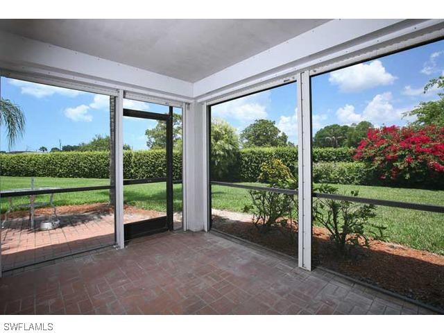 566 Beachwalk Cir., Naples, FL 34108