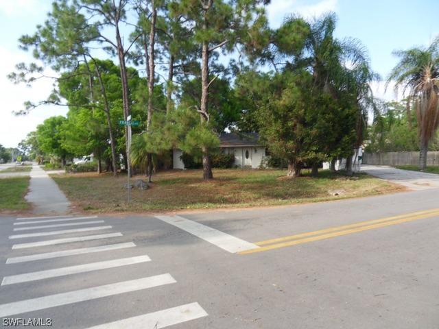 1947 Shadowlawn Dr., Naples, FL