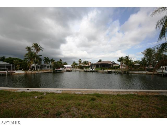 747 Apple Ct., Marco Island, FL 34145