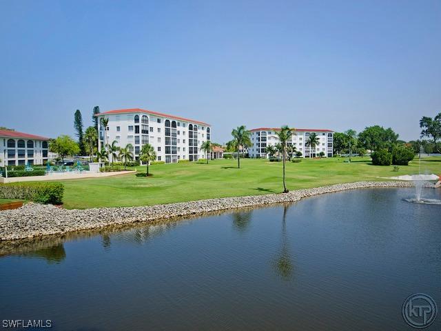 49 Highpoint Cir. #204, Naples, FL