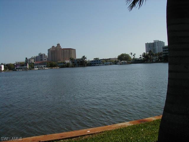 256 Oak Ave., Naples, FL 34108