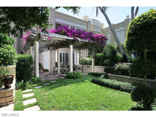 4021 Gulf Shore Blvd. #V-16, Naples, FL 34103