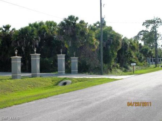 2740 32nd Ave., Naples, FL 34117