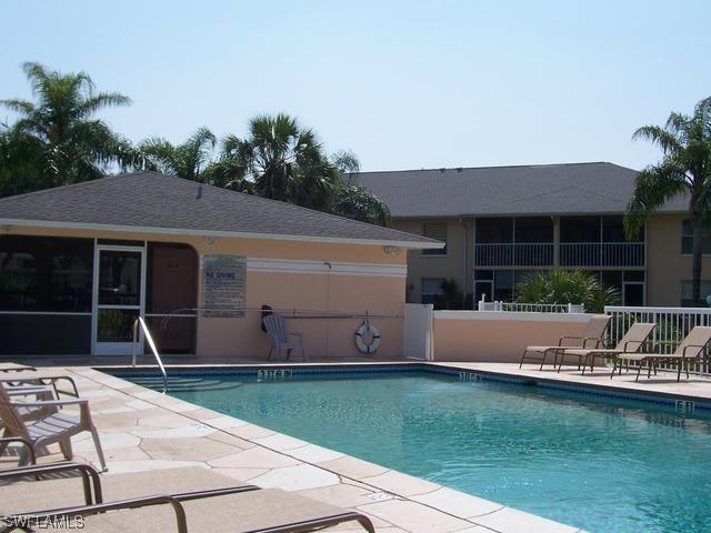 662 Squire Cir. #102, Naples, FL