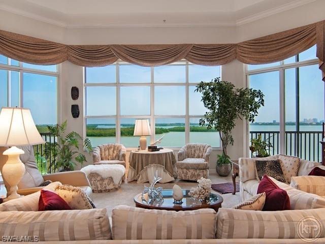 201 Vintage Bay Dr. #32, Marco Island, FL
