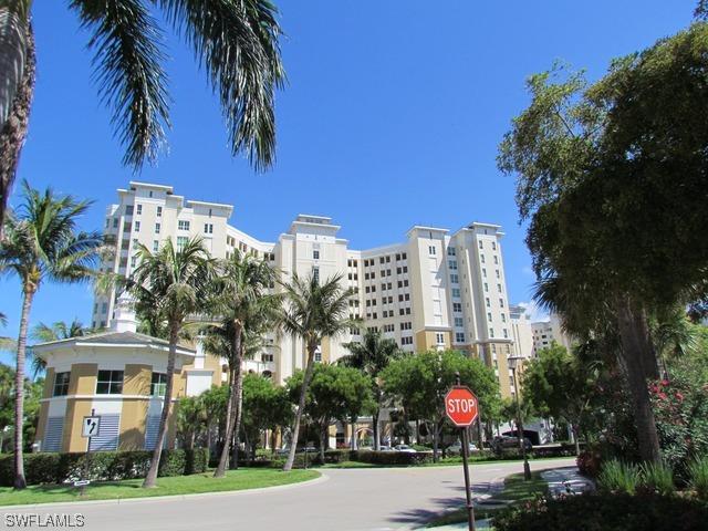 325 Dunes Blvd. #807, Naples, FL 34110
