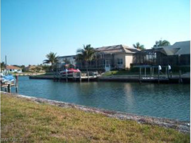 360 Cottage Ct., Marco Island, FL 34145