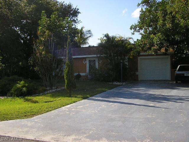 5469 27th Pl., Naples, FL 34116