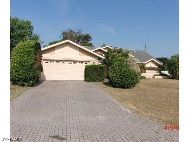 20660 Groveline Ct., Estero, FL