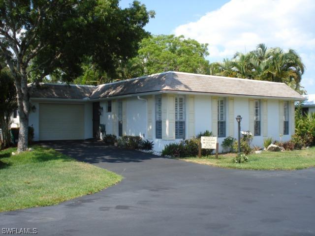 350 Carnaby Ct. #52, Naples, FL 34112