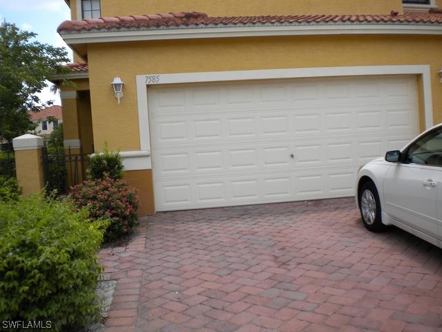 7585 Bristol Cir., Naples, FL 34119