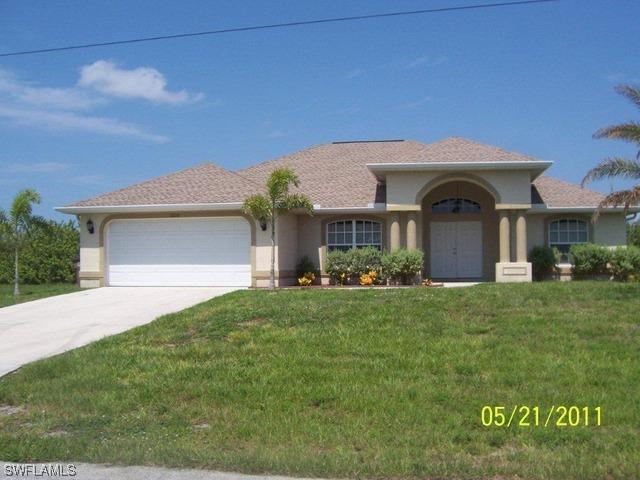 1026 11th Pl., Cape Coral, FL 33991