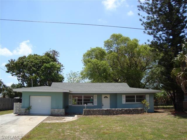 2271 41st Ter., Naples, FL