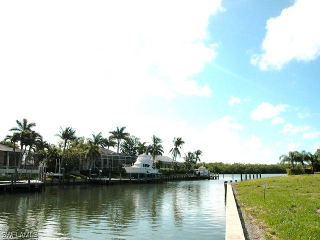 131 Hollyhock Ct., Marco Island, FL 34145