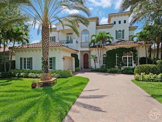 2052 Isla Vista Ln., Naples, FL 34105