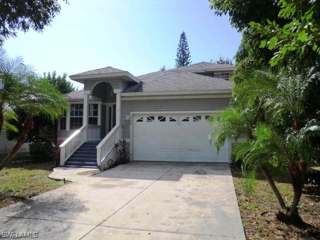 526 94th Ave., Naples, FL 34108