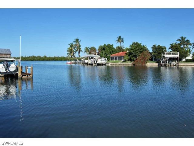 192 Tahiti Cir., Naples, FL 34113