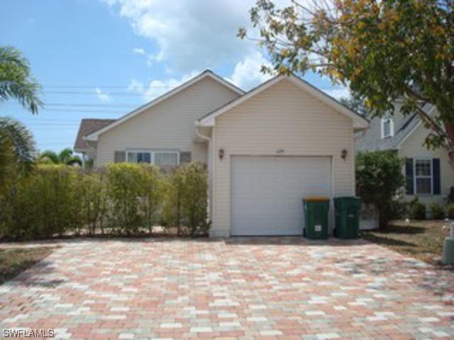 175 Leawood Cir., Naples, FL 34104
