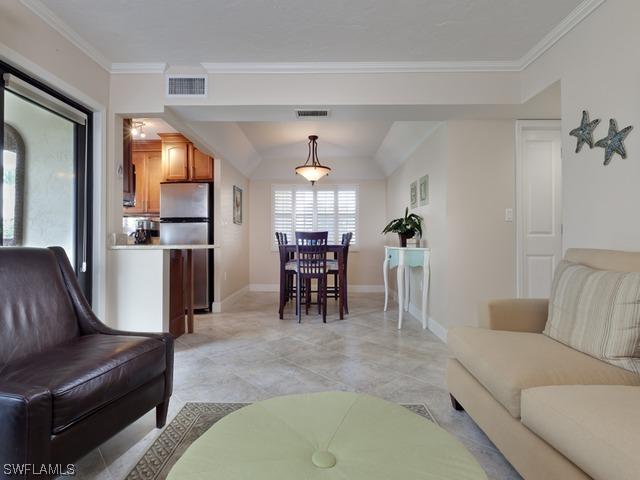 3200 Gulf Shore Blvd. #105, Naples, FL 34103