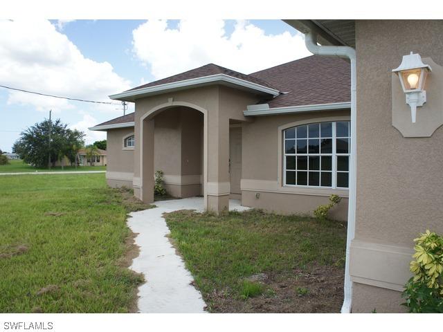 1721 20th Ter., Cape Coral, FL 33909