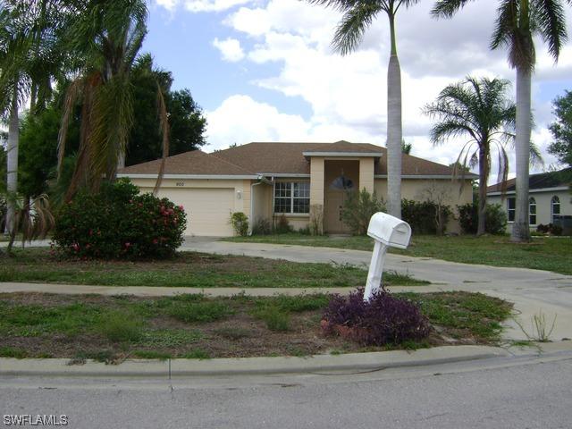 900 Briarwood Blvd., Naples, FL 34104