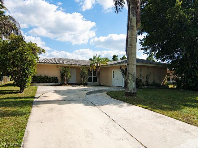 4468 19th Pl., Naples, FL