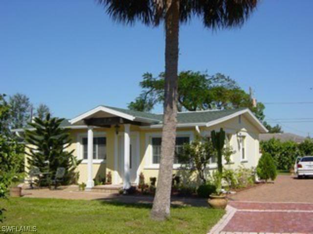 719 96th Ave., Naples, FL 34108