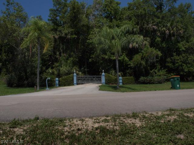 591 9th St., Naples, FL