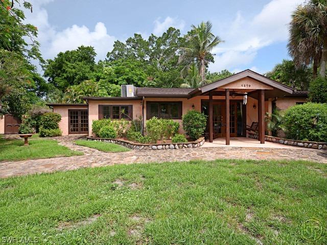 1374 13th St., Naples, FL 34102