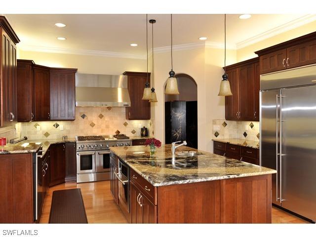 376 Cypress Way, Naples, FL 34110