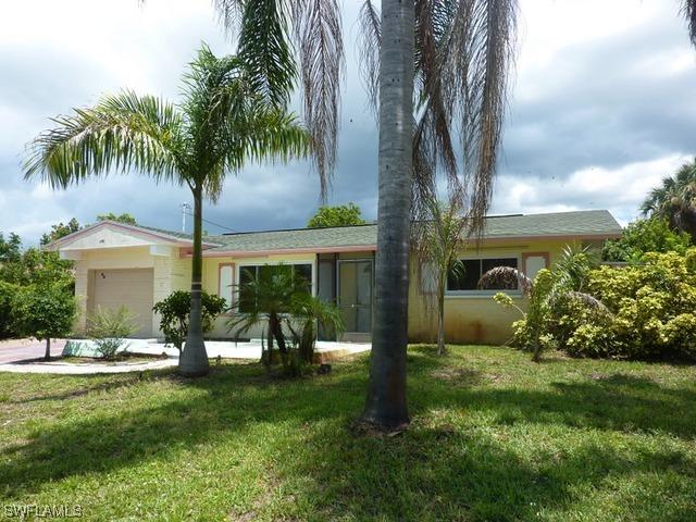 4464 20th Pl., Naples, FL