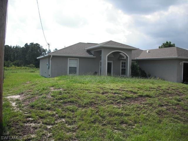 520 Redwood Ave., Lehigh Acres, FL 33974